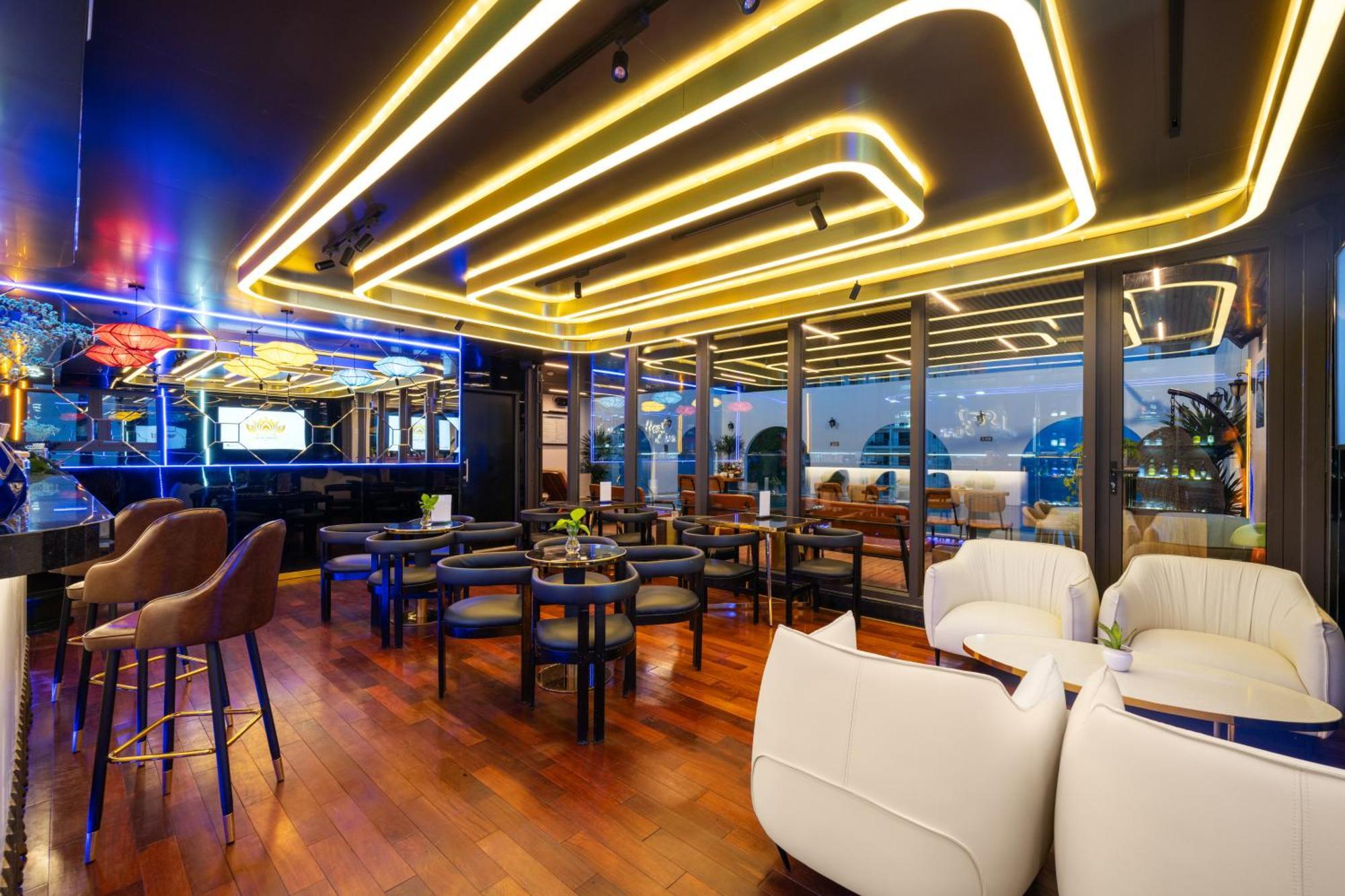 Golden Lotus Hotel Da Nang - Rooftop Bar Sea View Exterior foto