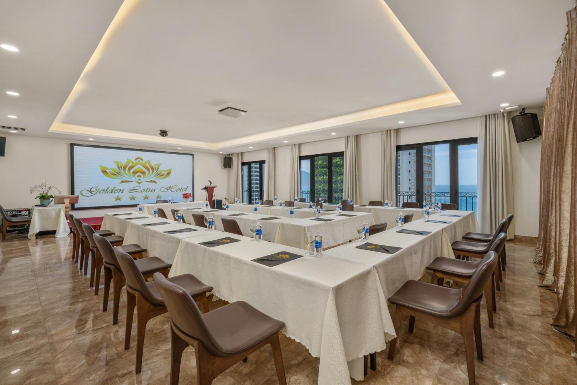 Golden Lotus Hotel Da Nang - Rooftop Bar Sea View Exterior foto